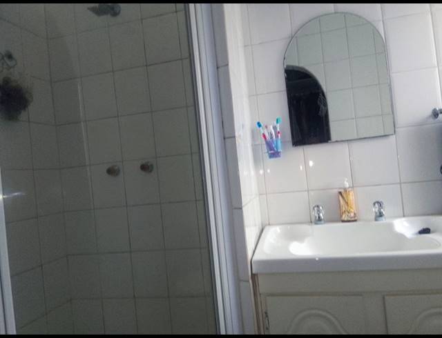 4 BEDROOM FREEHOLD FOR SALE IN GREENHILLS